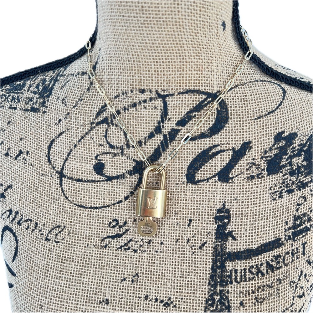 Louis Vuitton Lock & Key #315 on Giani Bernini Paperclip Link 18" Chain Necklace - Picture 10 of 17